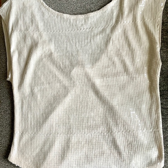 Kira brand shiny sequin blouse/tshirt - Picture 6 of 6